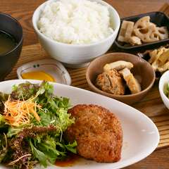 【日替】なごみランチ (メイン・小鉢3品)