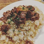 サーロイン・フィレ肉を赤ワインでじっくり煮込んだラグーソースパスタ