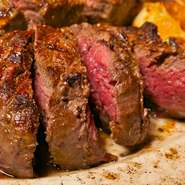 きめが細かく非常に柔らかい肉質の赤身肉。脂肪が少ない上品な味が特徴。
  300g 6600円
 ※100gup毎に2200円
