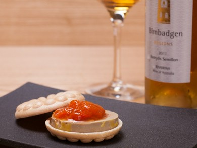 甘口のワインと極上のハーモニーを奏でる『フォアグラ最中』