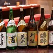 日本酒や焼酎は、人気の銘柄をバランスよく取り揃え