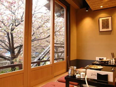 絶景を楽しみながらいただく、絶品の鶏鍋で至福の時