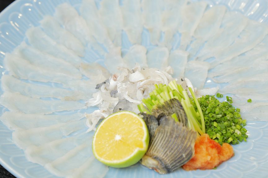 見た目も美しい『ふぐ刺し』