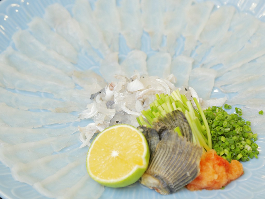 見た目も美しい『ふぐ刺し』