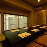 店名の由来ともなっている「わらび（蕨）」は、茎を地下の横に這い、しっかりと地面に根付く植物です。そんな地元に愛される店だからこそ、顔合わせや結納などの新しい人生の祝いをする場としても最適です。