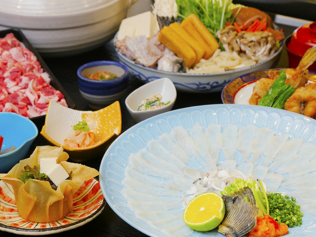 飲み放題付き　5000円（税別）
飲み放題なし　4000円（税別）