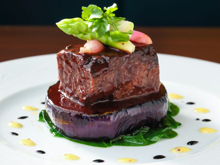 和牛ほほ肉のカベルネ・ソーヴィニヨン5時間煮込み