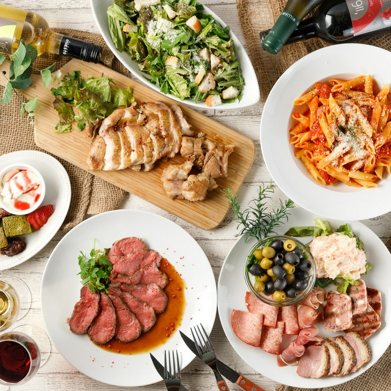 スイーツもワインも堪能！　贅沢な女子会に最適な個室空間