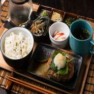 お食事やデザートに和のテイストが登場します。和御膳やパフェ、日本茶をご用意。