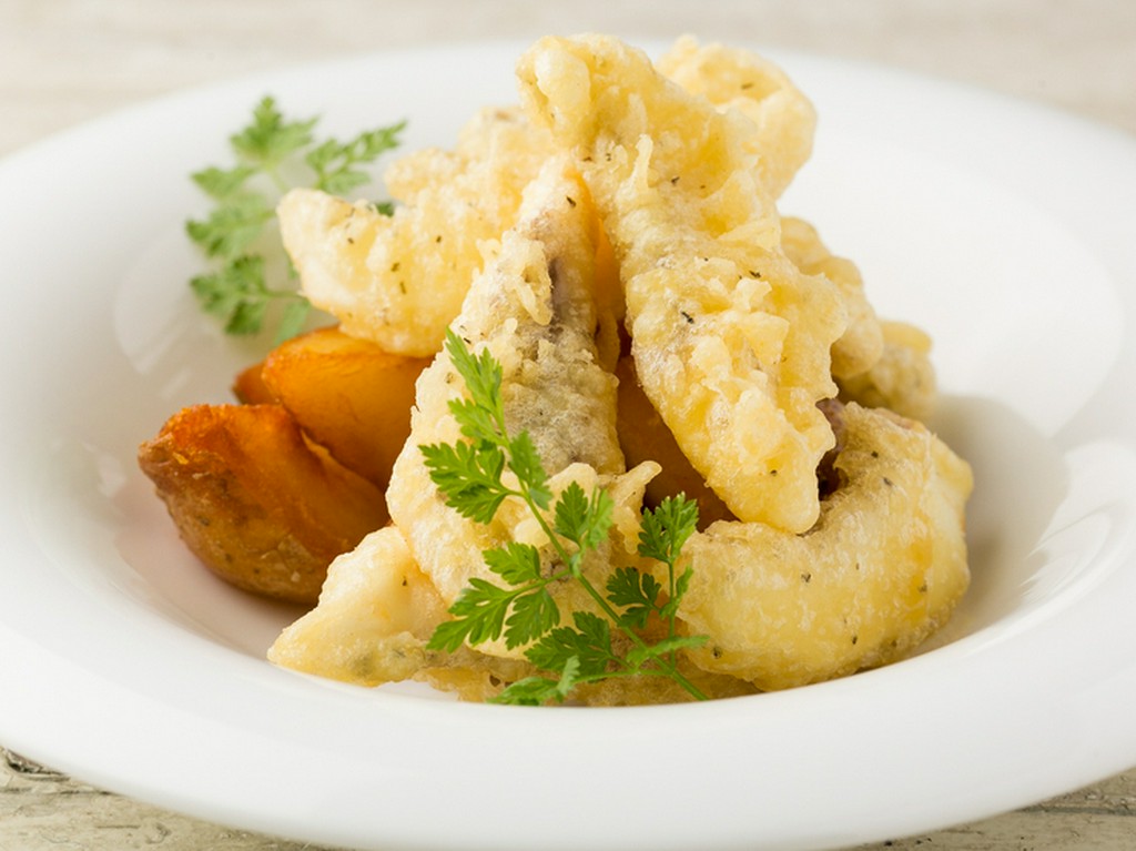 真鯛本来の旨みが広がる贅沢な一皿『真鯛のフィッシュ＆チップス』