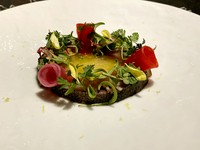 厳選された食材をシェフの技術と感性で
究極まで昇華させた料理
間違いなくご満足頂ける内容となります。
