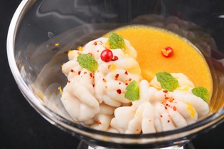 真鱈白子など、旬の食材を意識し、その季節ならではの味わいを