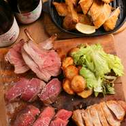 食材は、道内、国内、すべての生産者と直接話をしてから厳選するこだわりよう。肉も野菜も「どこで」より「誰が」が大切にされており、見た目はワイルド、味は繊細な料理に仕立てられます。