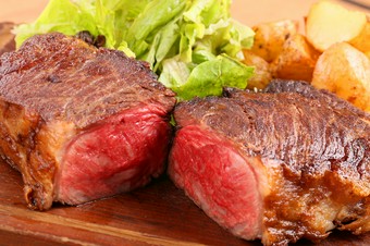 和牛　～北海道内外から本当に美味しいと思える和牛種を厳選。他とは違う！ミートショップの看板メニュー