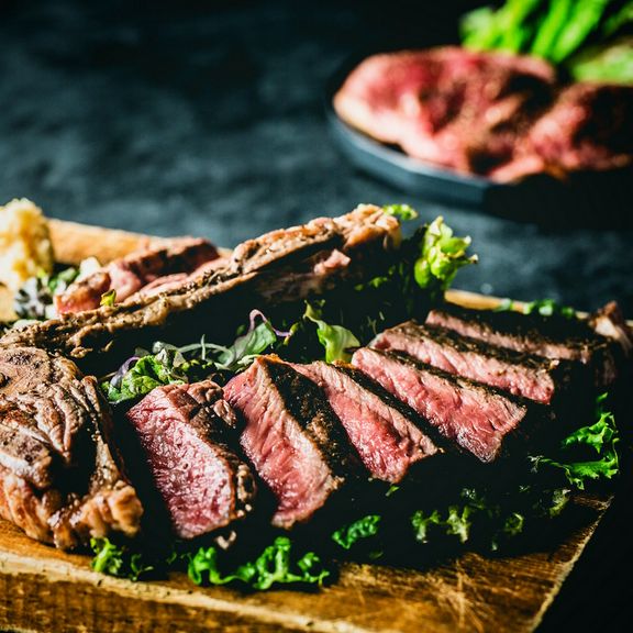 がっちりお肉を堪能しつつも赤身たっぷりなので高タンパク低カロリー、インスタ映え間違いなしのプラン！