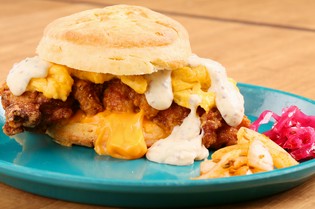 甘い手づくりビスケットがポイント『サクサクビスケットサンド』