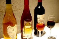 ソムリエ厳選の３杯を少量ずつ。（50cc×３杯）