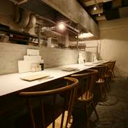 お店が地下にあり、かなり奥まっているため、少しわかりにくく、よく隠れ家的なお店と言われています。自分たちだけの秘密の空間として、粋なデートをお楽しみください。