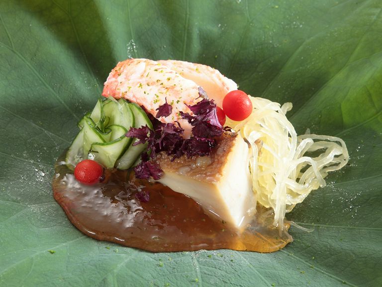 先附(毛ガニ・あわび・ジュレ酢)