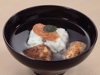 一級品のコンブとカツオを使い井戸水で優しく仕上げた『椀』