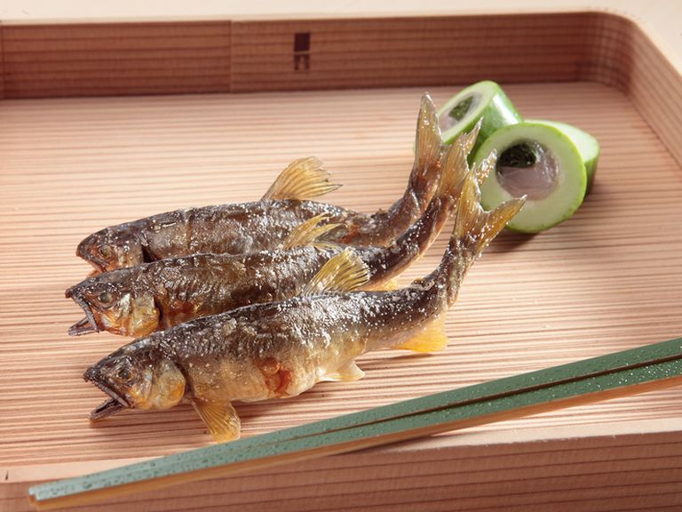 その日の最高の海の幸と山の幸を取り合わせた『杉八寸』