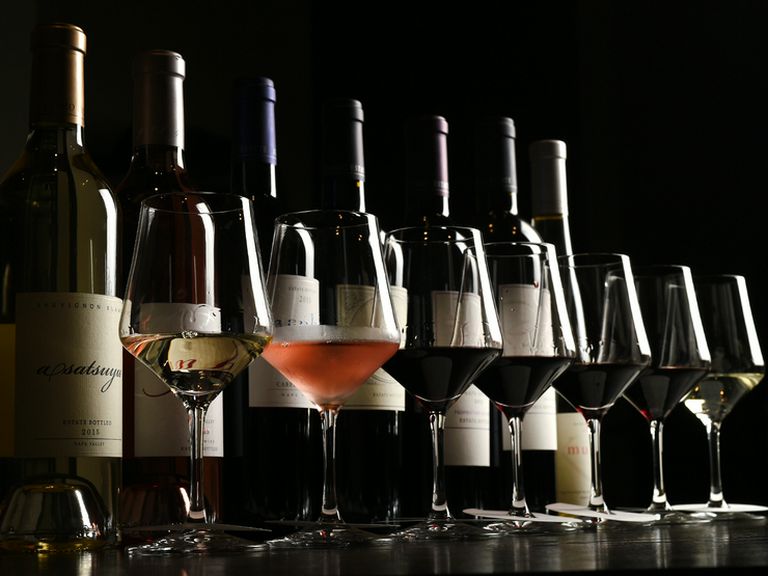 豊かな自然に育まれ10種類のワインをすべてグラス1杯から