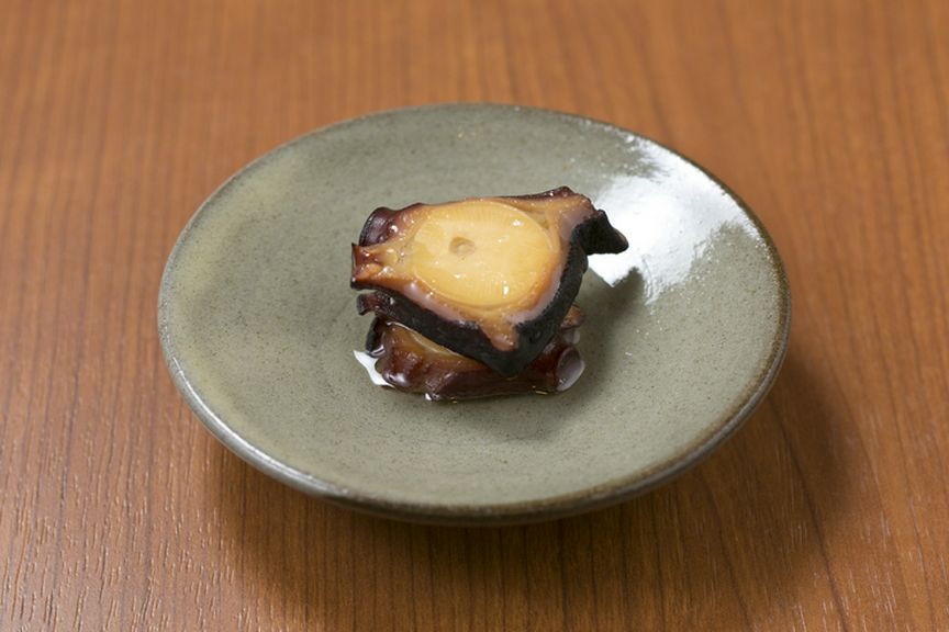 柔らかな食感と深みのある芳香『たこの燻製オイル漬け』