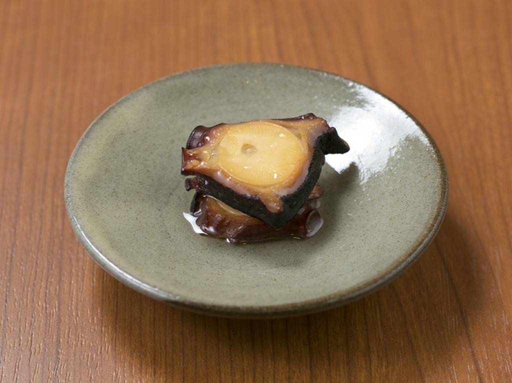 柔らかな食感と深みのある芳香『たこの燻製オイル漬け』