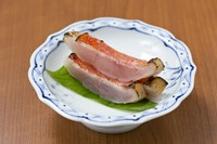 しっとりとした身質と贅沢な旨み『金目鯛昆布〆あぶり』