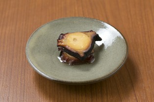 芳醇な香りが広がる『たこの燻製オイル漬け』