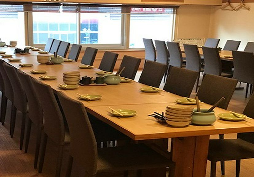 最大130名様まで収容可能な大広間