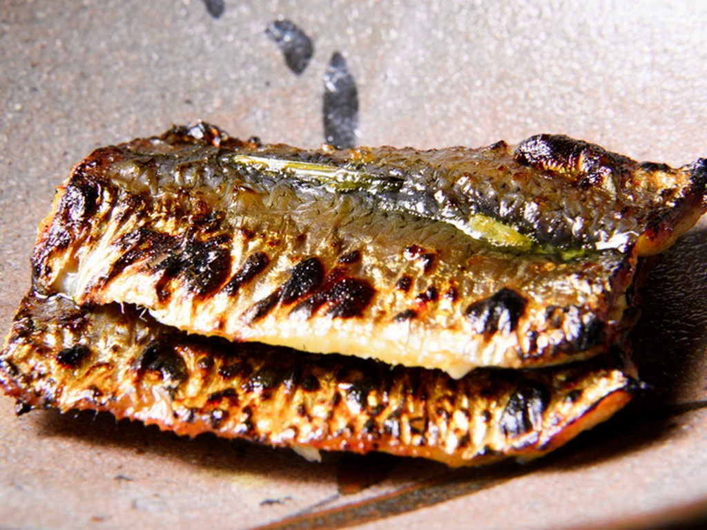 〆のお料理は、土鍋の炊きたてのホカホカごはんと一口珍味で
