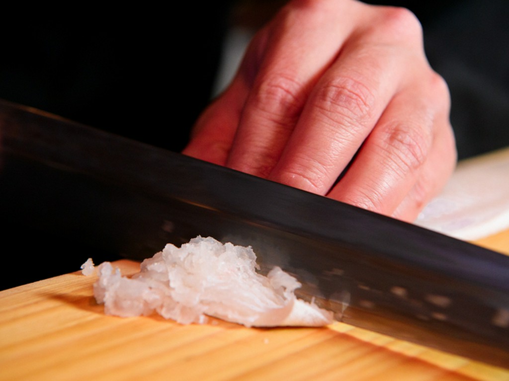 毎日、吟味して仕入れる地元九州産を中心とする旬の魚介と野菜