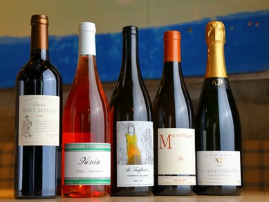 美食に合う国内外のワインを厳選、季節や雰囲気に合わせて