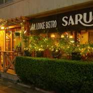 どこに出しても恥ずかしくないしっかりした料理を提供していますが、決してかしこまっていないのが当店の特徴。気の置けないご友人たちとの、わいわいとにぎやかな食事会にぜひご利用ください。