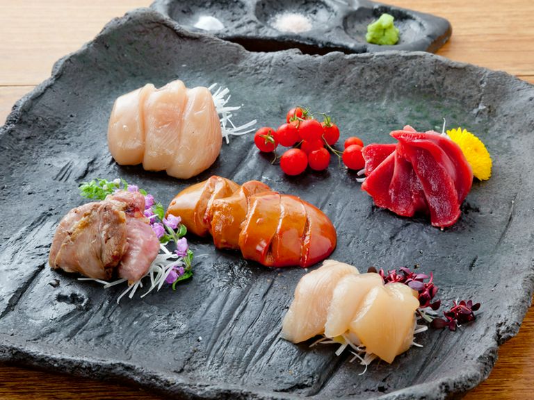 『地鶏刺身の盛り合わせ(5種)』