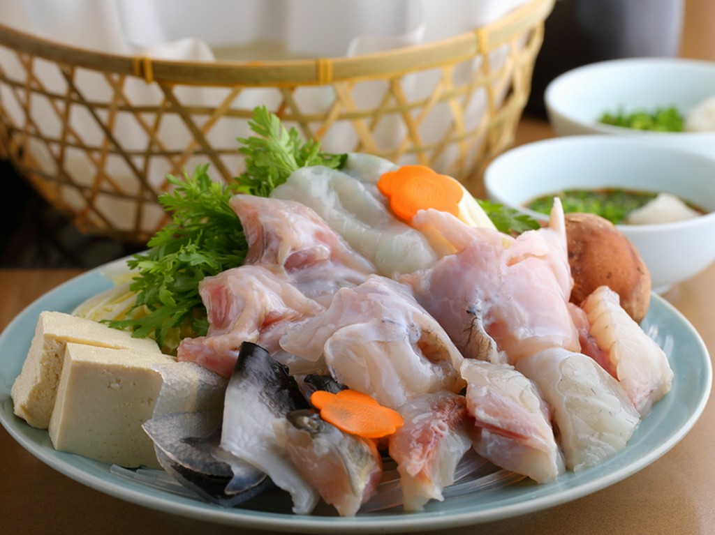 熟成とらふぐだから旨みがより濃厚に。一年を通して旬と変わらぬ美味しさが味わえる『てっちり』
