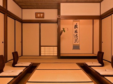 数寄屋の落ち着いた空間で、ほっこりくつろぎながらお食事を