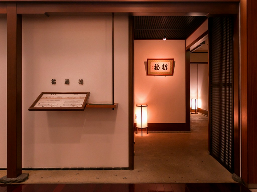 カウンター席があり、お一人で会席料理を楽しめる雰囲気も