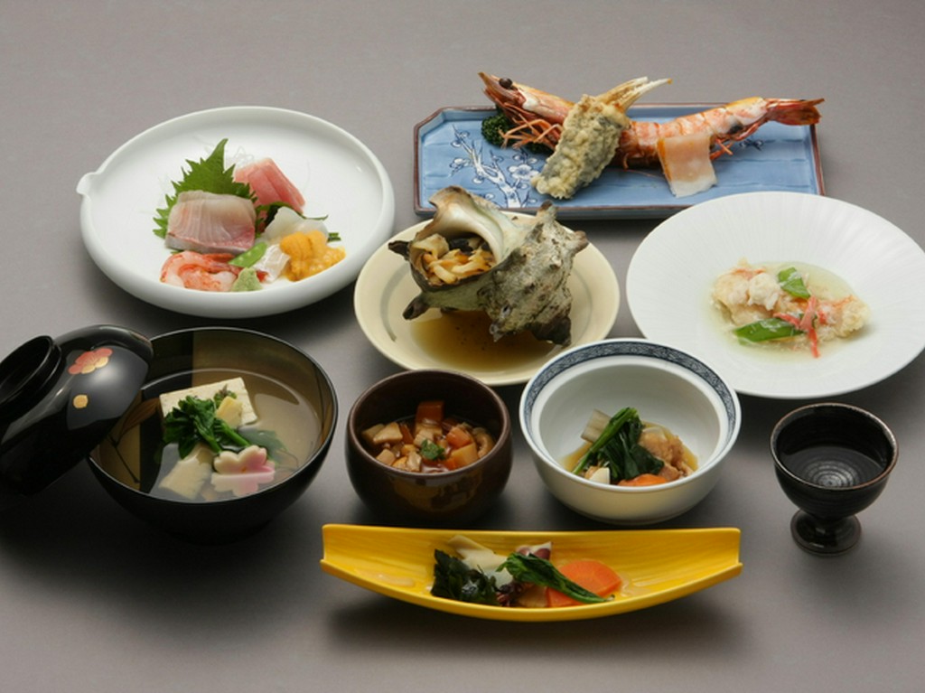 旬の物をシンプルに調理致したコース
一品ずつの提供で満足のコース
