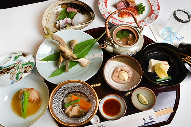 割烹 懐石 泉亭 野田/和食 | ヒトサラ