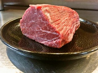 ブランドではなく、鮮度の良さにこだわる「お肉」