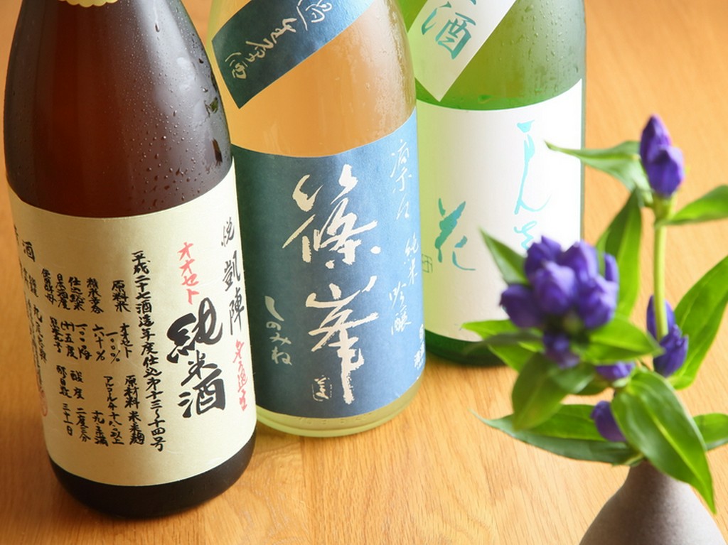 おすすめの日本酒も多数ご用意。食事と一緒に楽しんで