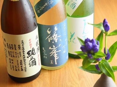 おすすめの日本酒も多数ご用意。食事と一緒に楽しんで