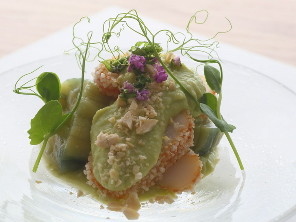 枝豆の餡の甘さが絶妙な『帆立貝とオランダ茄子のずんだ和え』