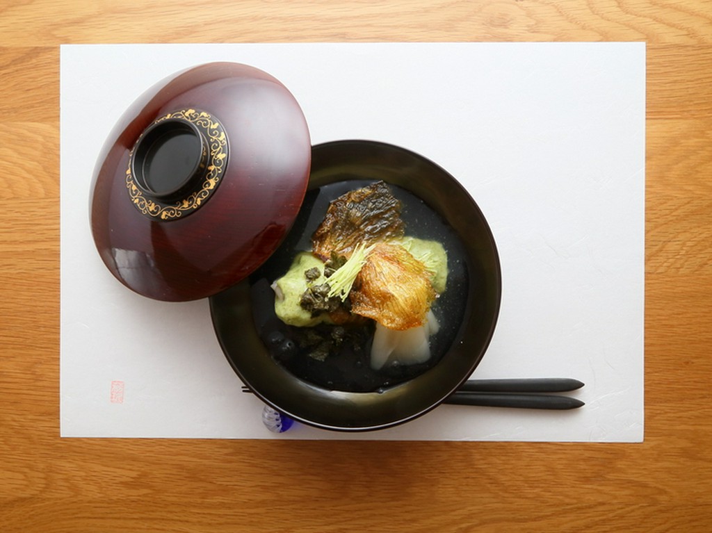 出汁にこだわった茶碗もの『白甘鯛のオクラトロロ蒸し　山葵餡』