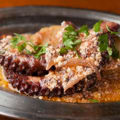 チーズでコクをプラスした『地ダコ赤ワイン煮とリコッタチーズ』