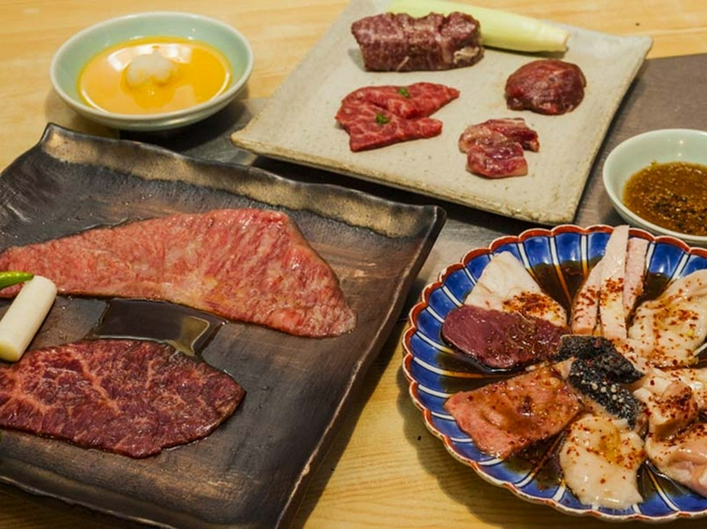 コースでは肉を最後まで食していただけるよう、味の配分を計算