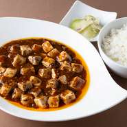 サラダ・デザート・スープ・コーヒービュッフェ付き
【麻婆豆腐】