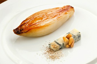 チコリの1時間ロースト　ゴルゴンゾーラ　ピカンテを添えて